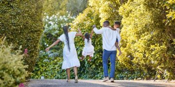 How to Choose a Health Plan for Your Family: 2025 Guide - Cover Image