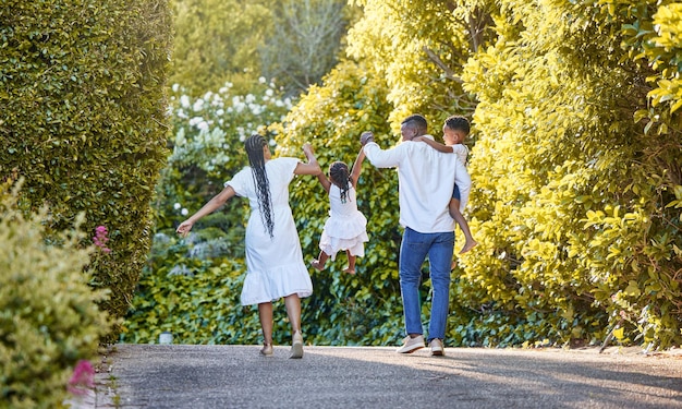 How to Choose a Health Plan for Your Family: 2025 Guide