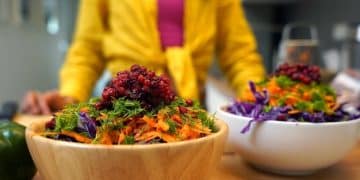 Mindful Eating: New Study Shows 7% Reduction in Weight Gain Mindful Eating: New Study Shows 7% Reduction in Weight Gain - Cover Image